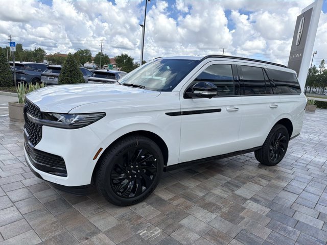 New 2026 Lincoln Navigator Reserve w/ Jet Appearance Package AWD/4WD image 5