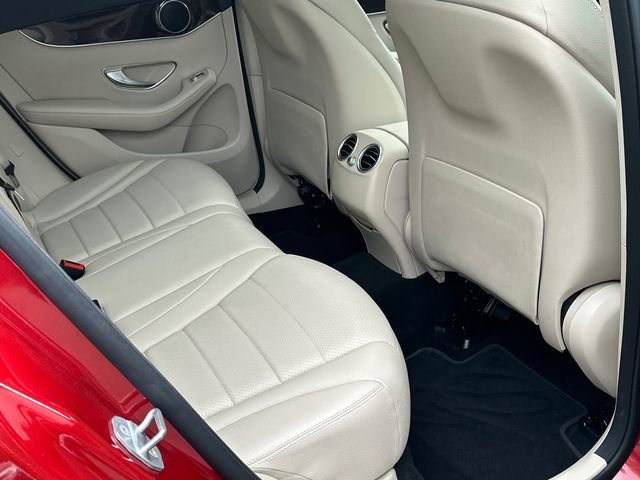 Used 2019 Mercedes-Benz GLC 300 w/ Parking Assistance Package image 15
