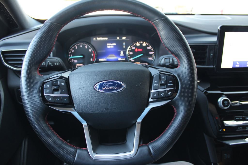 Used 2022 Ford Explorer ST-Line AWD/4WD image 22