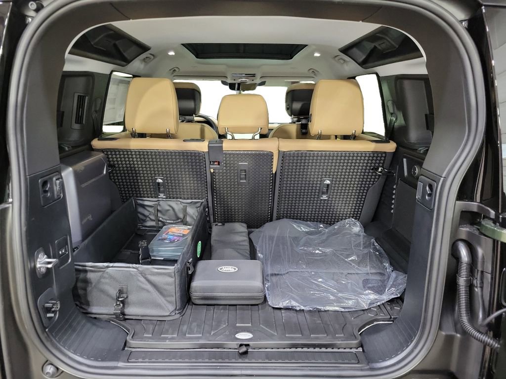 New 2026 Land Rover Defender 110 X-Dynamic SE image 28