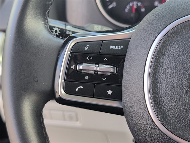 Used 2023 Kia Carnival LX image 22