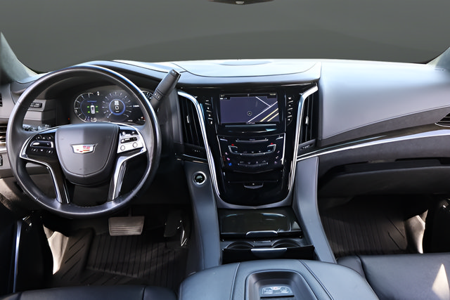 Used 2020 Cadillac Escalade Platinum AWD/4WD image 19