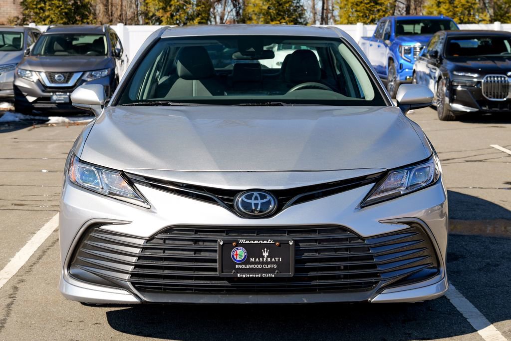 Used 2022 Toyota Camry LE w/ Carpet Mat Package (TMS) FWD image 2
