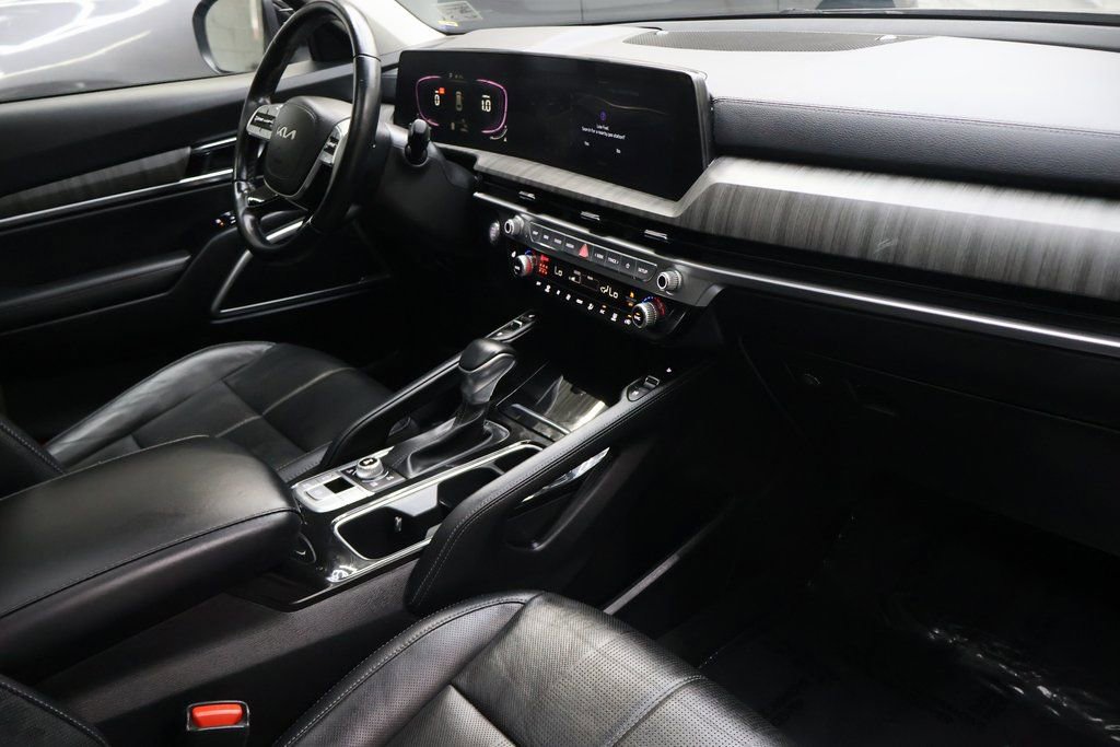 Used 2024 Kia Telluride EX image 11