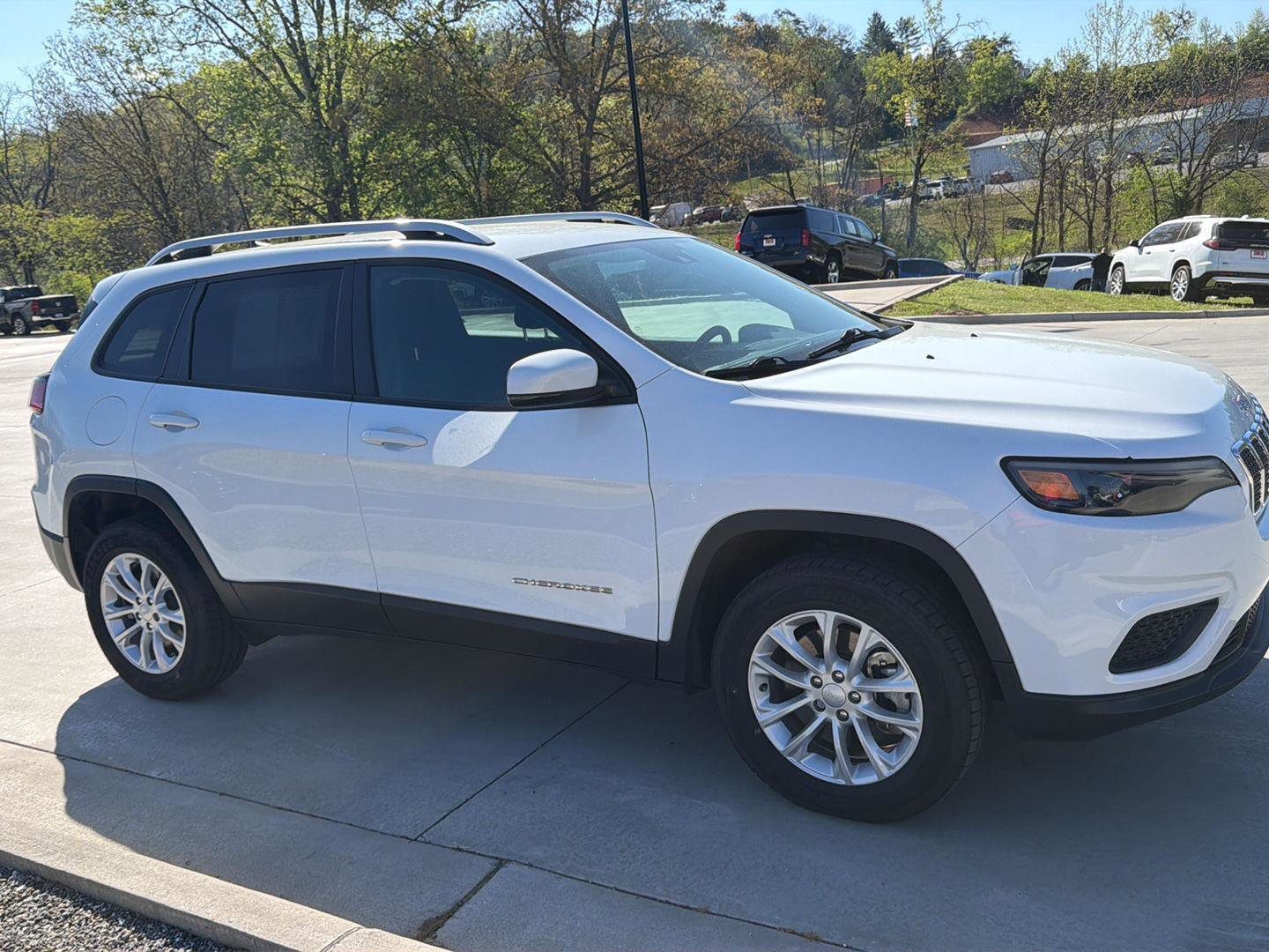 Used 2021 Jeep Cherokee Latitude w/ Mopar Interior Package AWD/4WD video 2