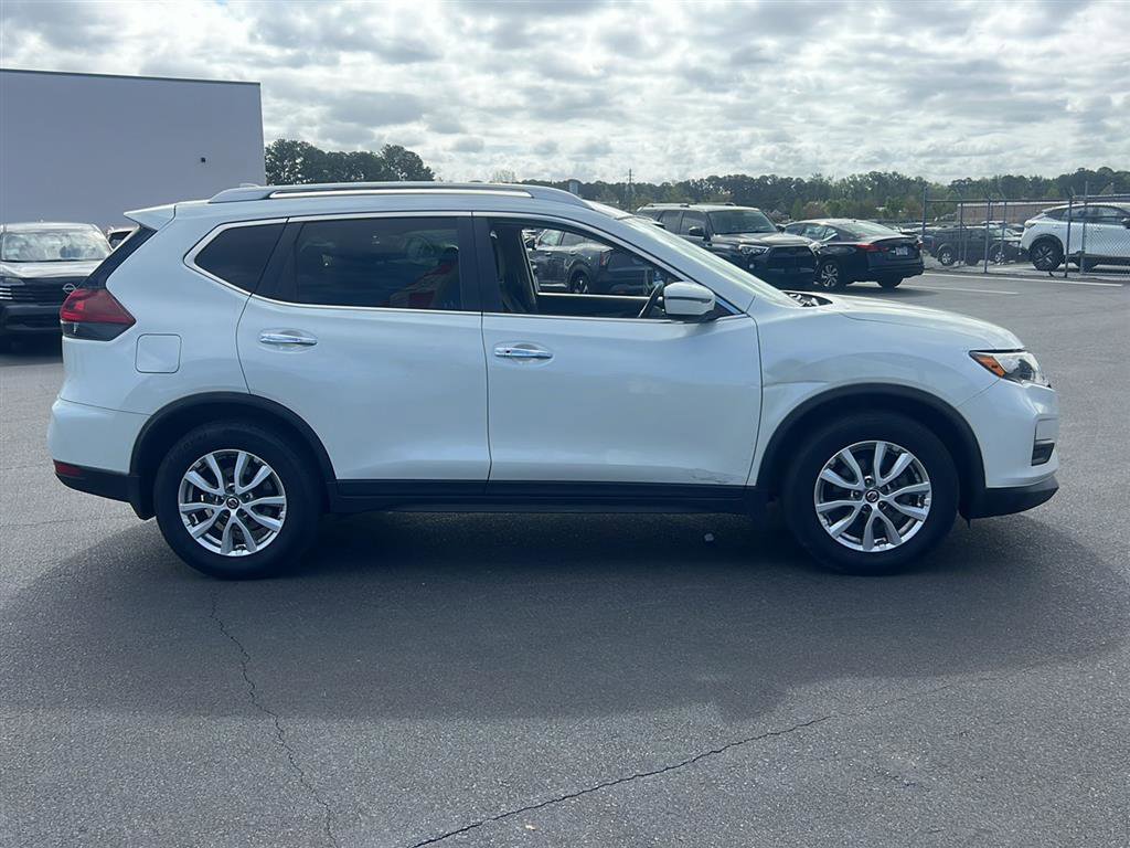 Used 2019 Nissan Rogue SV image 3