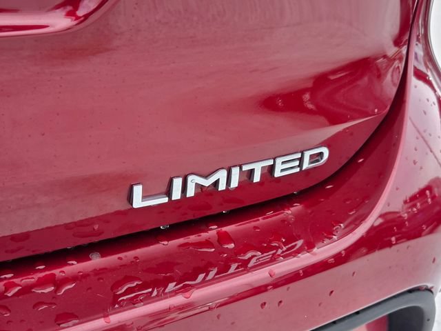 Used 2025 Toyota Highlander Limited FWD image 14