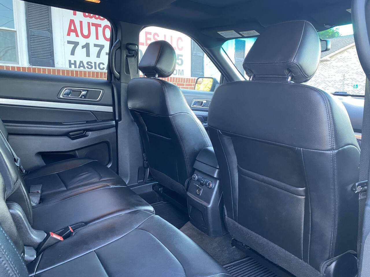 Used 2016 Ford Explorer XLT w/ Equipment Group 202A AWD/4WD image 25