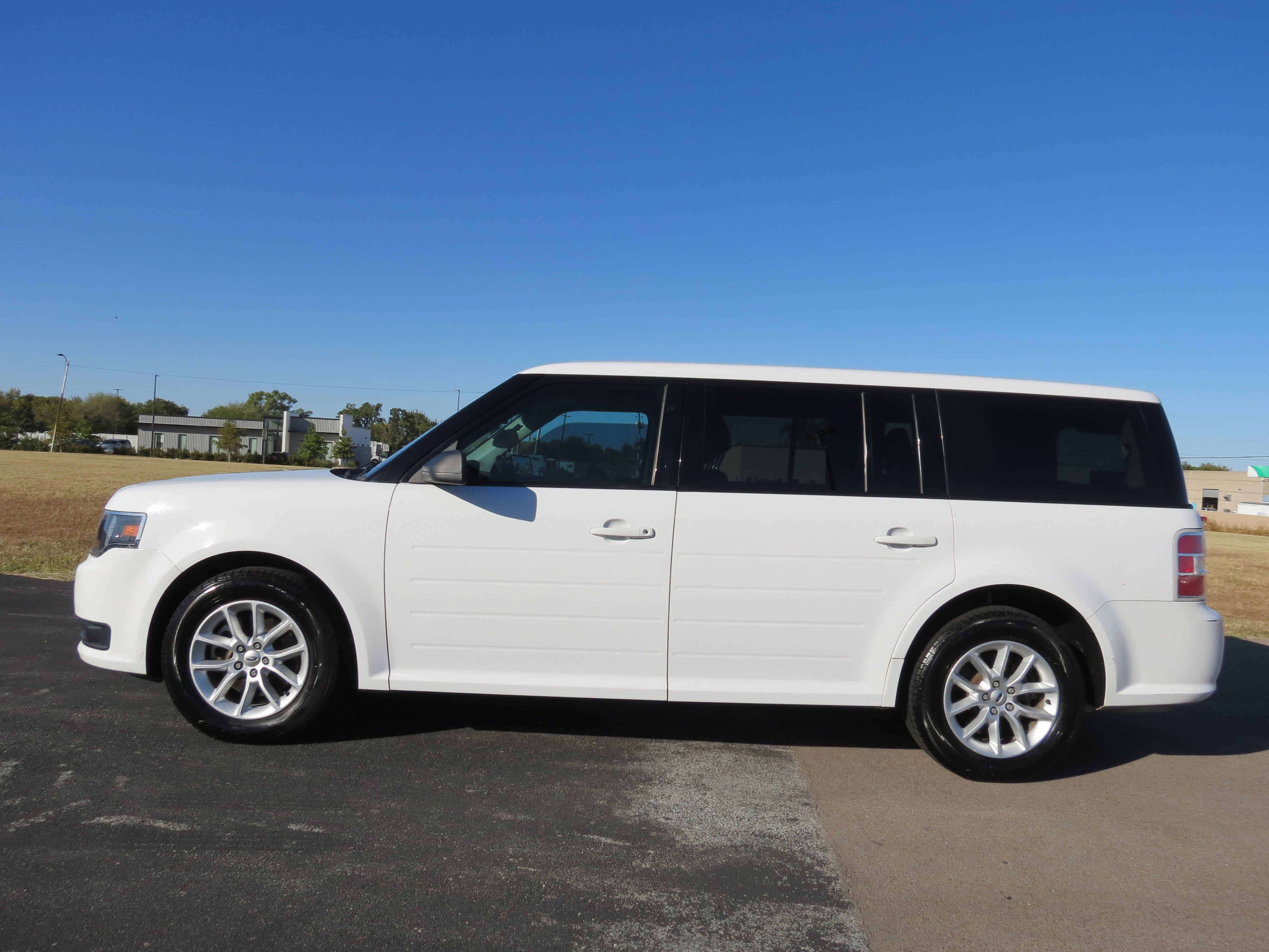 Used 2018 Ford Flex SE image 3
