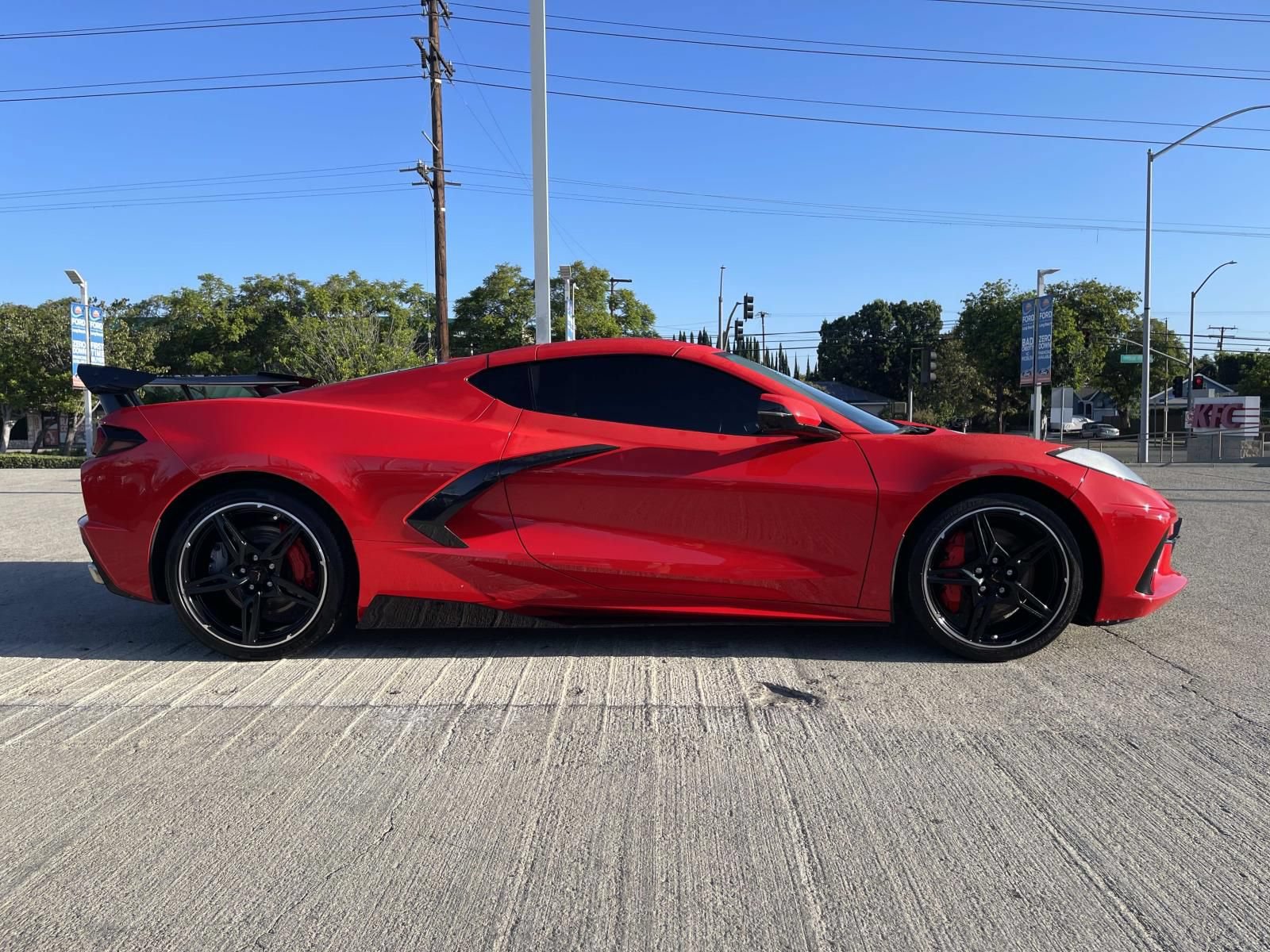 Used 2020 Chevrolet Corvette Stingray Preferred Cpe w/ 2LT Preferred Equipment Group RWD image 2