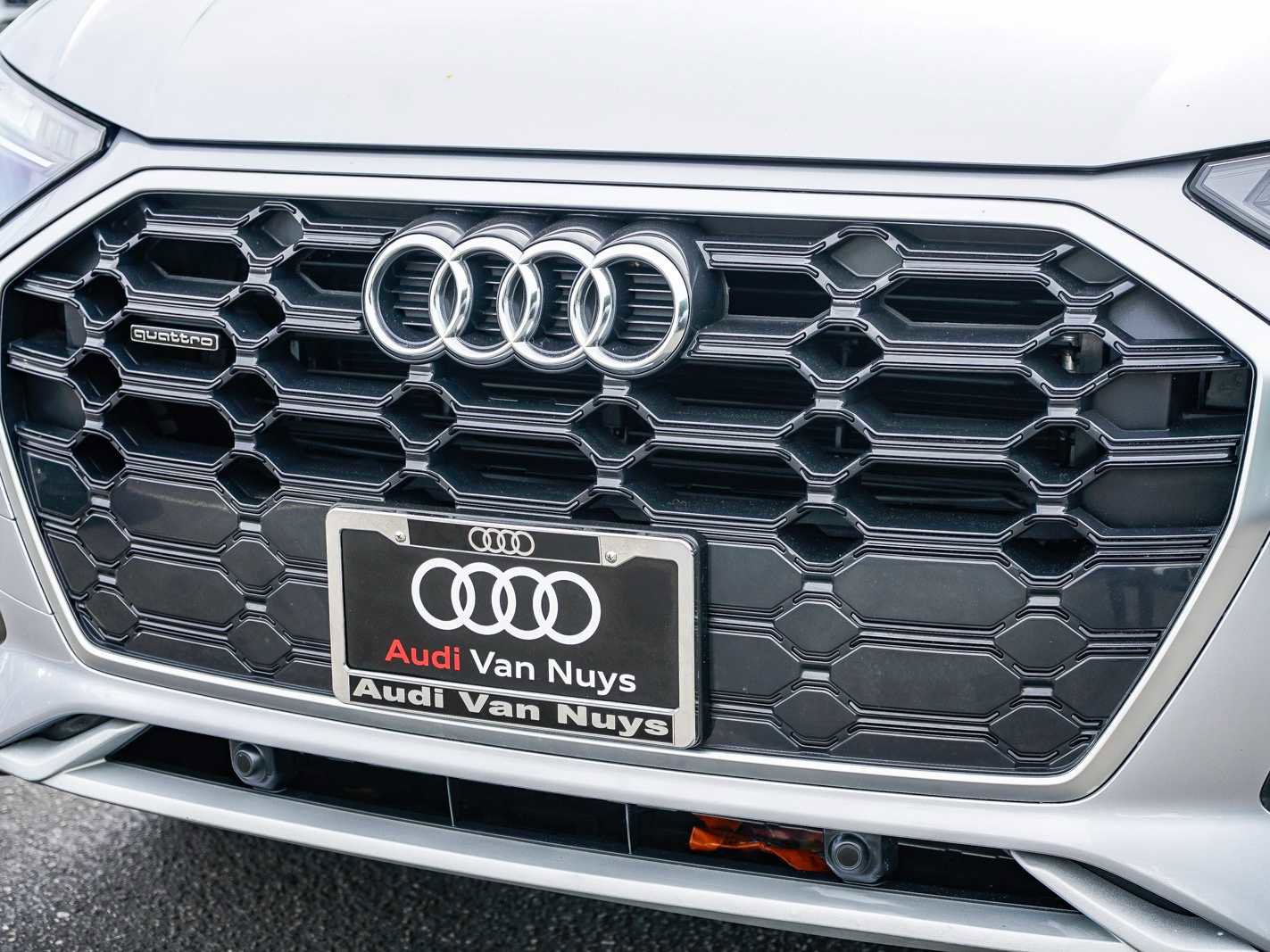 Used 2023 Audi Q5 2.0T Premium w/ Convenience Package image 8