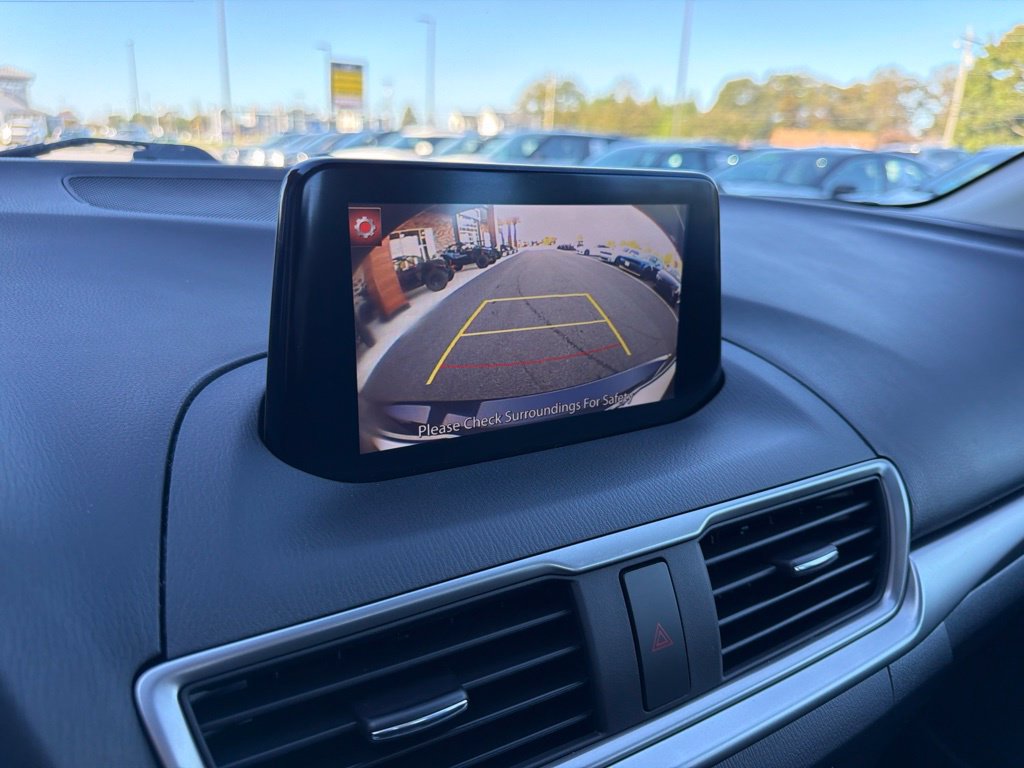 Used 2018 MAZDA MAZDA3 Touring FWD image 22