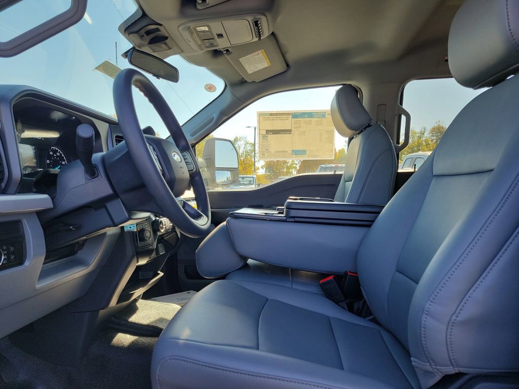 New 2025 Ford F450 XL w/ XL Chrome Package image 14