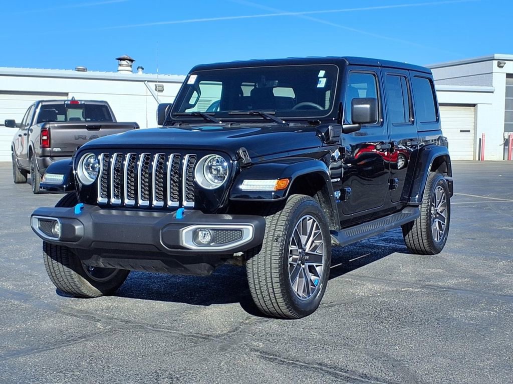 Certified 2023 Jeep Wrangler Unlimited Sahara w/ Cold Weather Group image 2