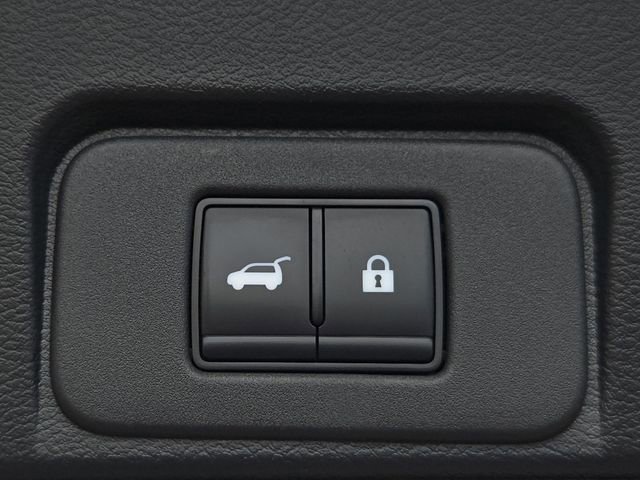 Used 2025 Nissan Rogue Platinum w/ Platinum Premium Package image 14