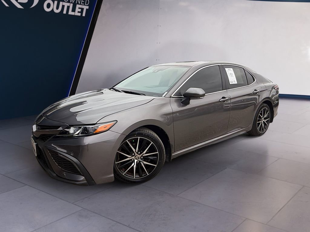 Used 2024 Toyota Camry SE FWD image 1