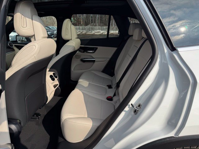 Used 2026 Mercedes-Benz GLC 300 4MATIC image 13