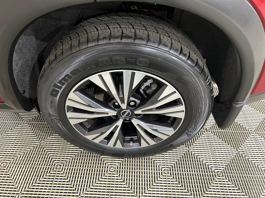 Used 2023 Nissan Rogue SV image 10