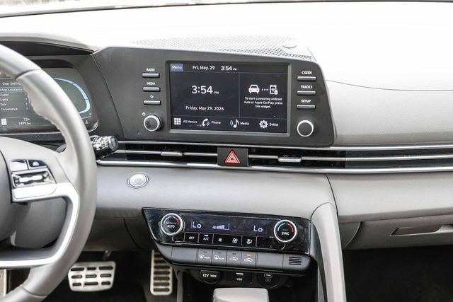 Certified 2025 Hyundai Elantra Sport FWD image 13