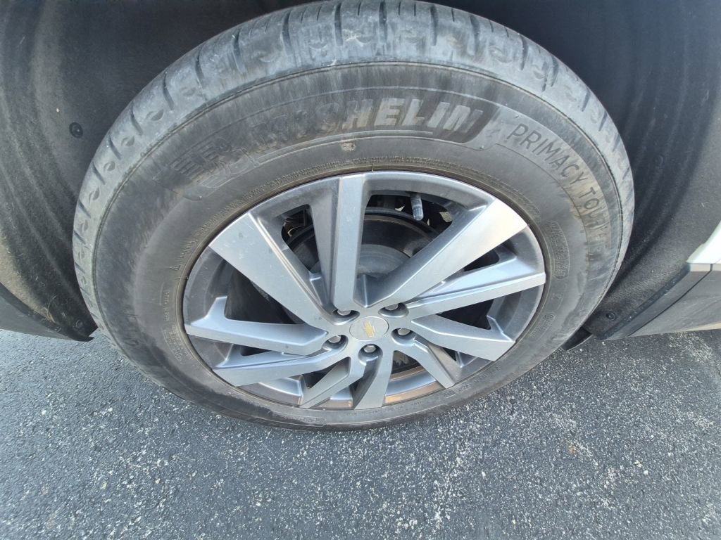 Used 2023 Chevrolet Equinox Premier AWD/4WD image 9