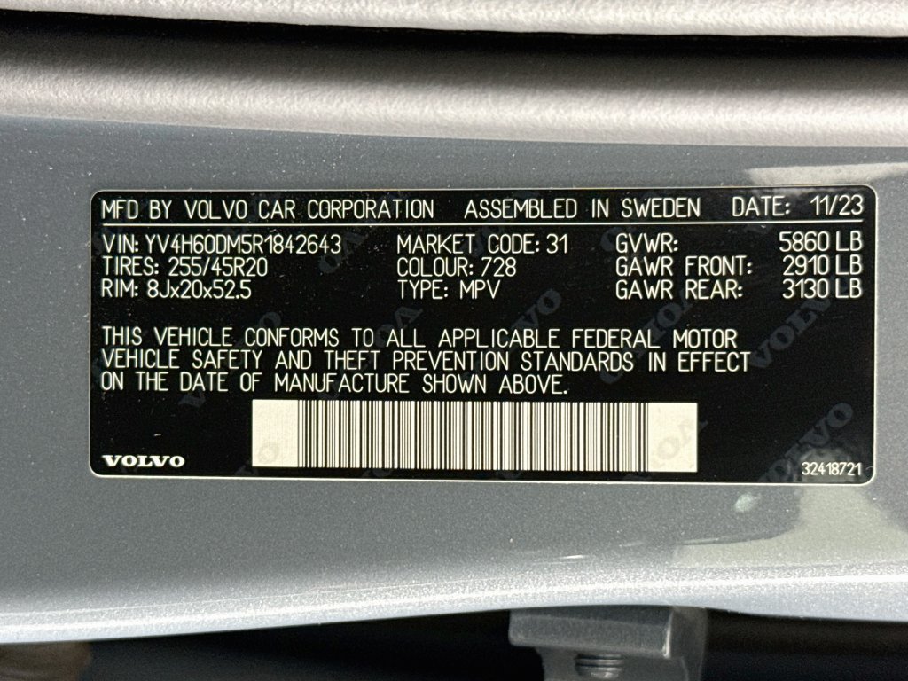 Used 2024 Volvo XC60 T8 Ultimate w/ Climate Package AWD/4WD image 33