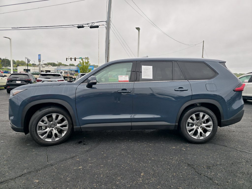Used 2026 Toyota Grand Highlander AWD image 5