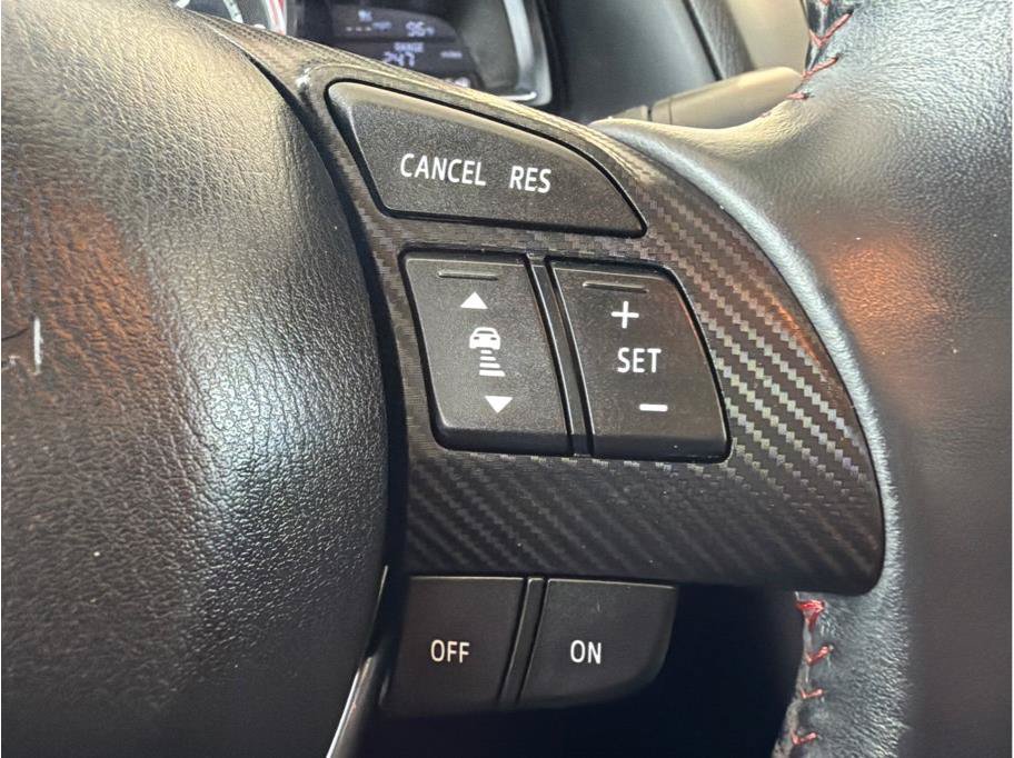 Used 2014 MAZDA MAZDA3 s Grand Touring w/ Technology Package FWD image 19