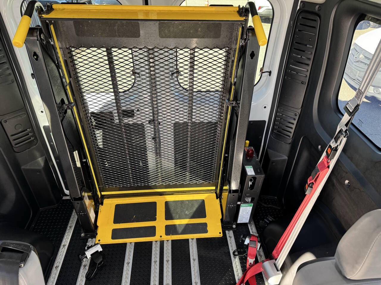 Used 2020 RAM ProMaster 2500 w/ Interior Convenience Group FWD image 6