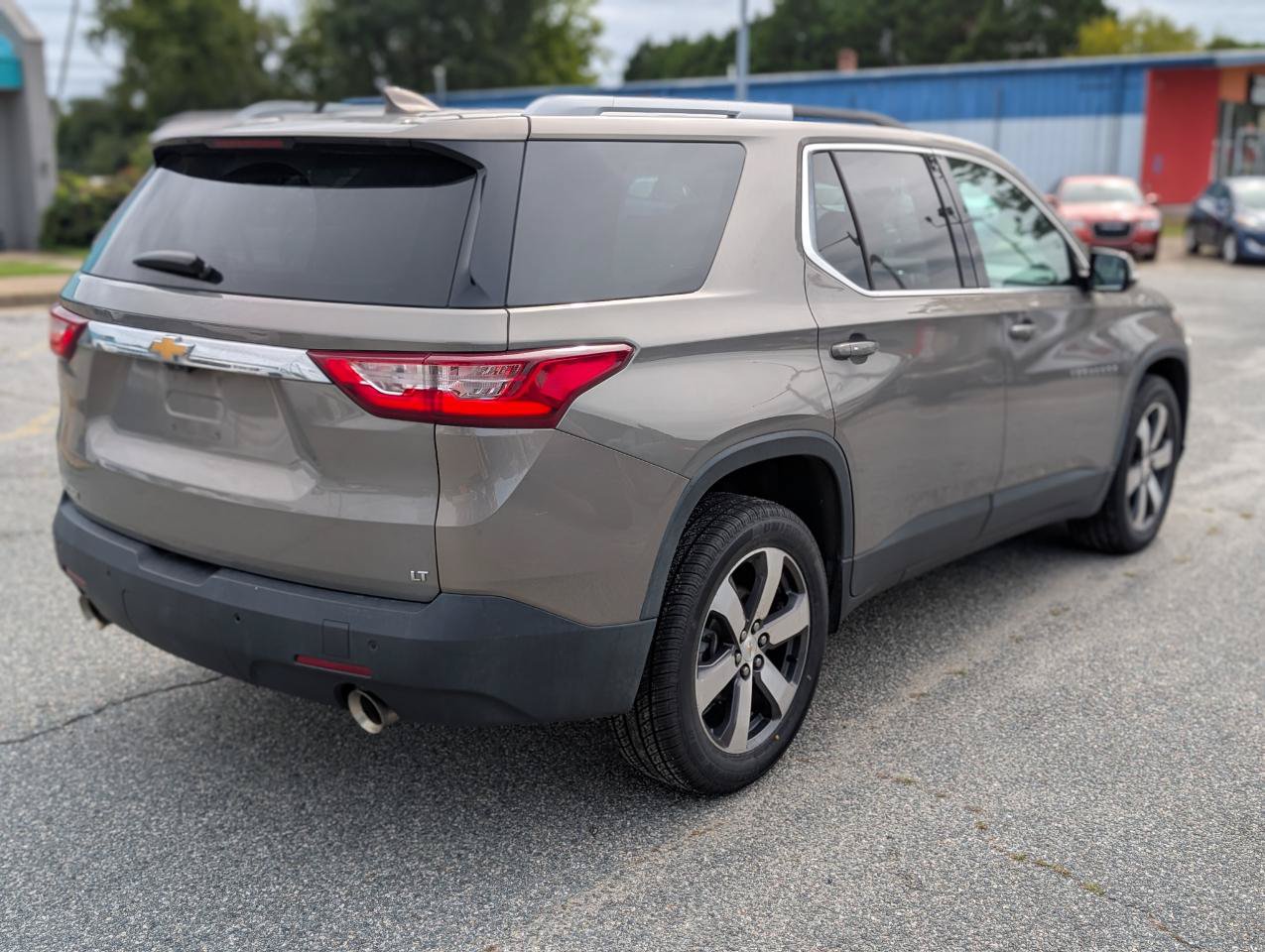 Used 2018 Chevrolet Traverse LT FWD image 7