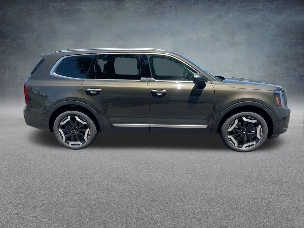 Used 2025 Kia Telluride S image 33