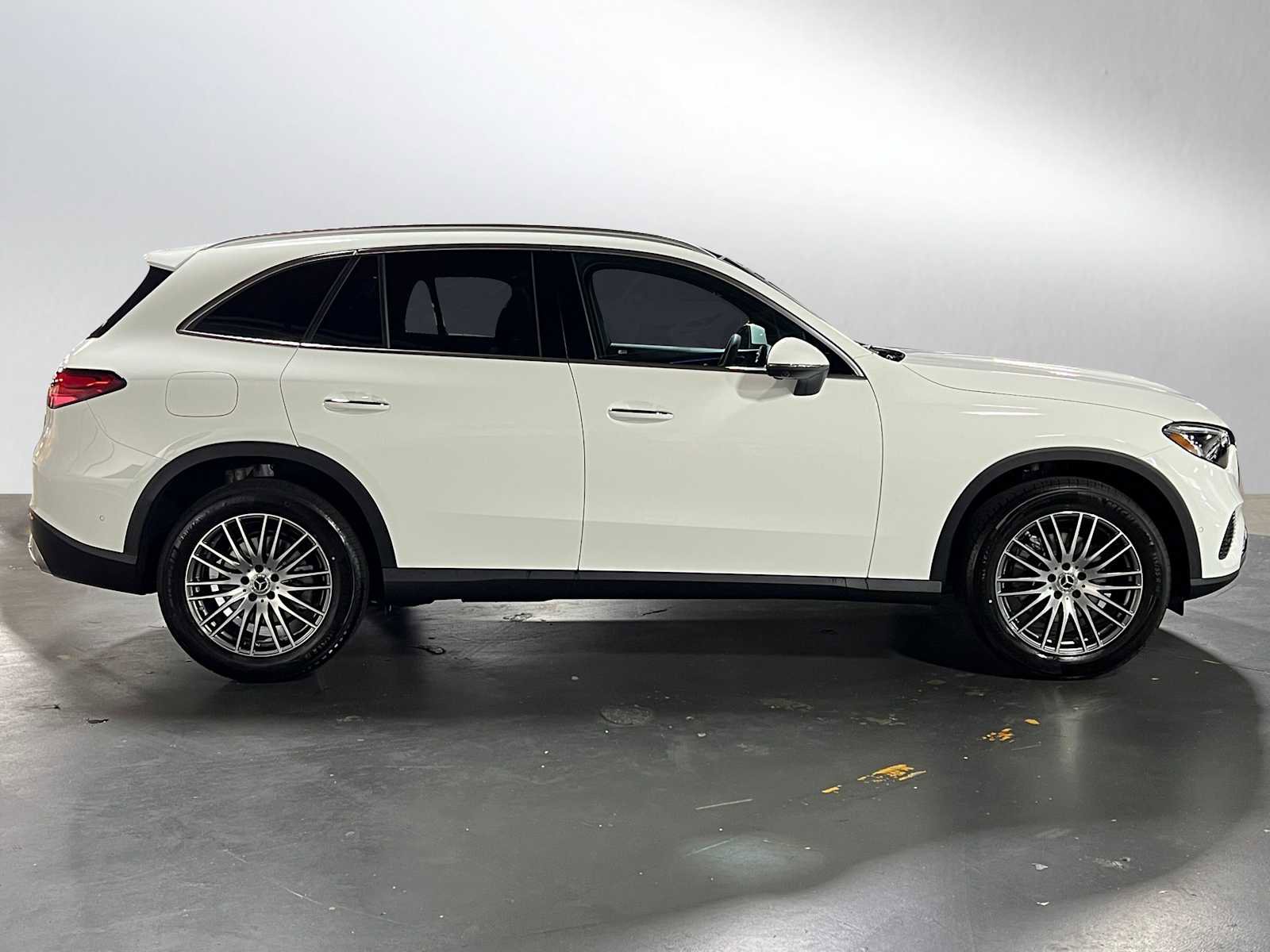 New 2025 Mercedes-Benz GLC 300 4MATIC image 8