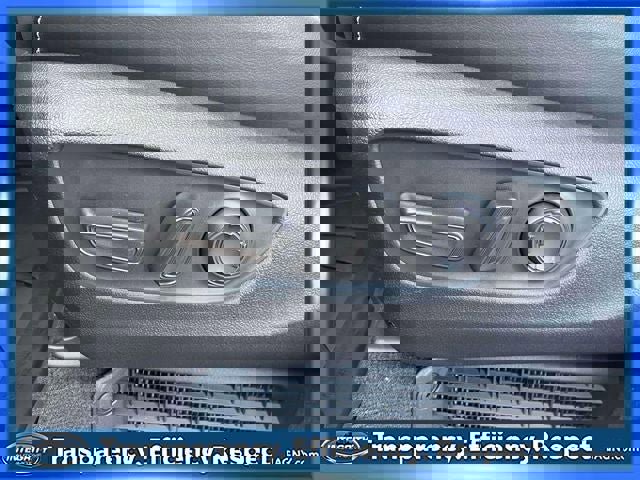 Used 2025 Toyota Sienna XSE w/ XSE Plus Package image 19