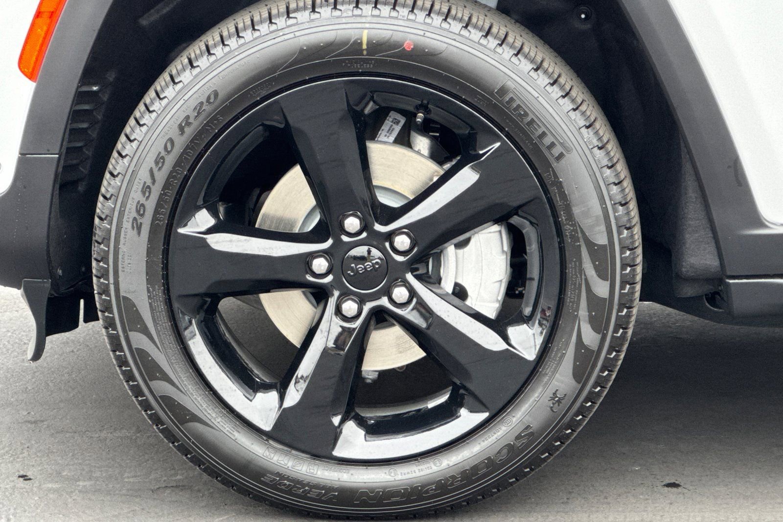 New 2025 Jeep Grand Cherokee Limited w/ Luxury Tech Group II image 31