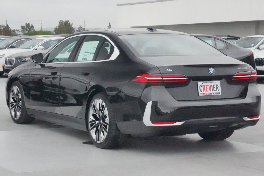 Used 2025 BMW i5 eDrive40i w/ Premium Package image 7