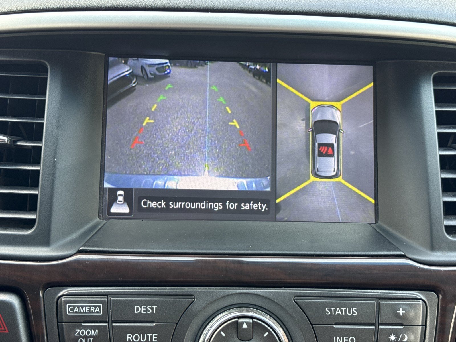 Used 2015 Nissan Pathfinder Platinum FWD image 28