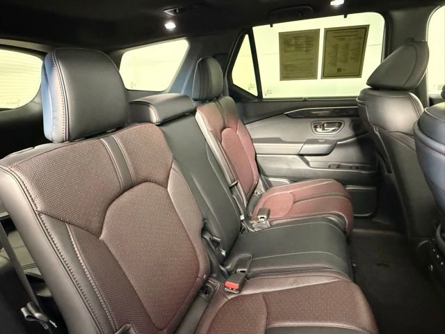 Used 2025 Honda Pilot Black Edition image 50