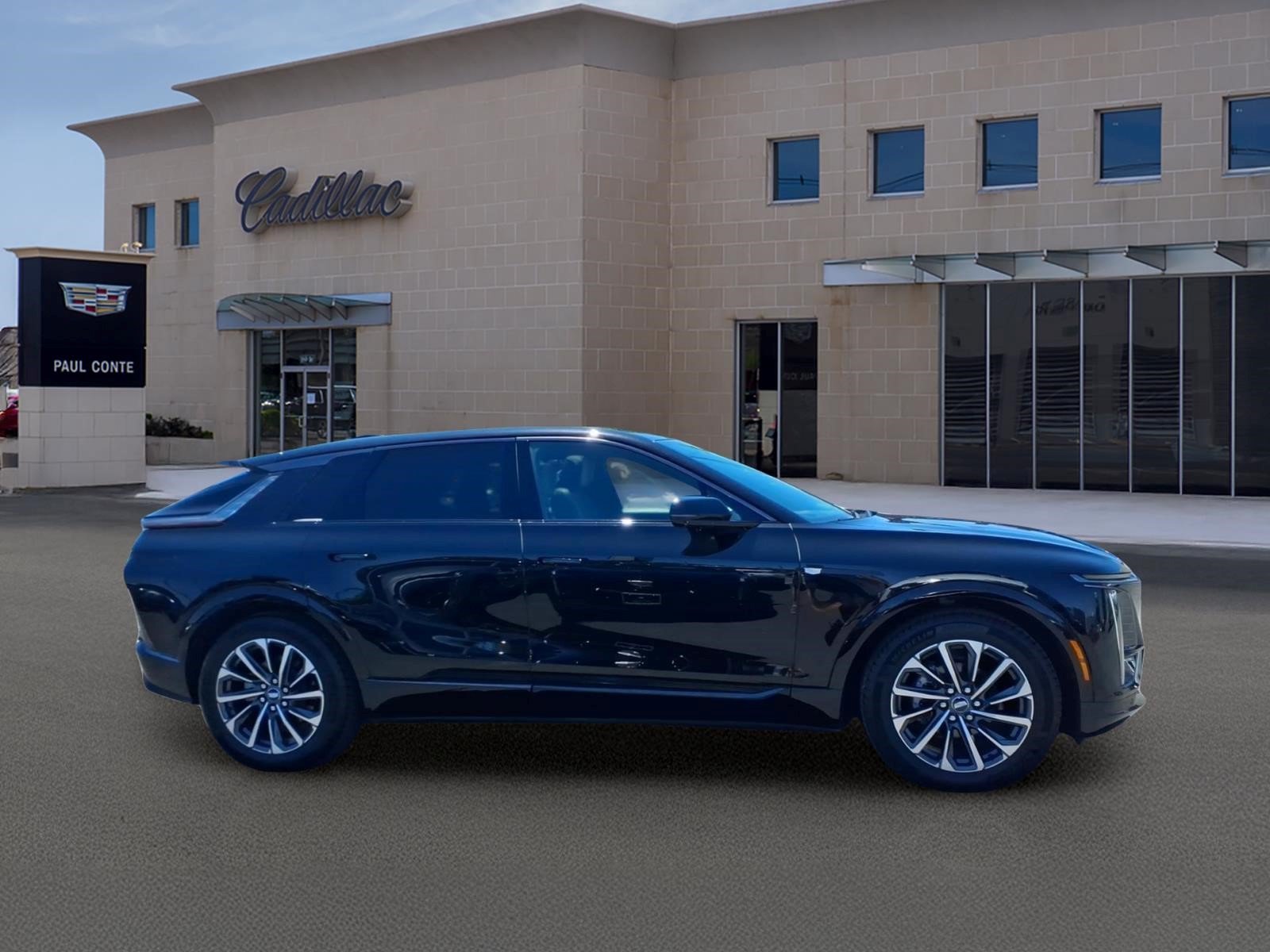 Certified 2024 Cadillac Lyriq Sport w/ LPO, Floor Liner Package AWD/4WD image 4