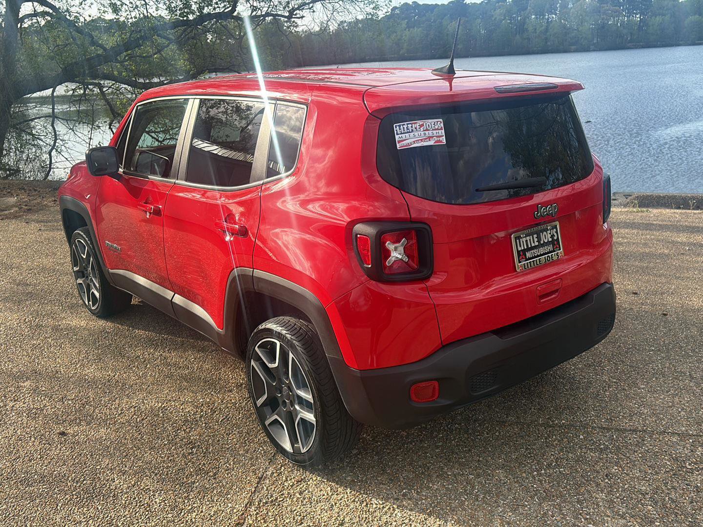 Used 2021 Jeep Renegade Sport FWD image 9