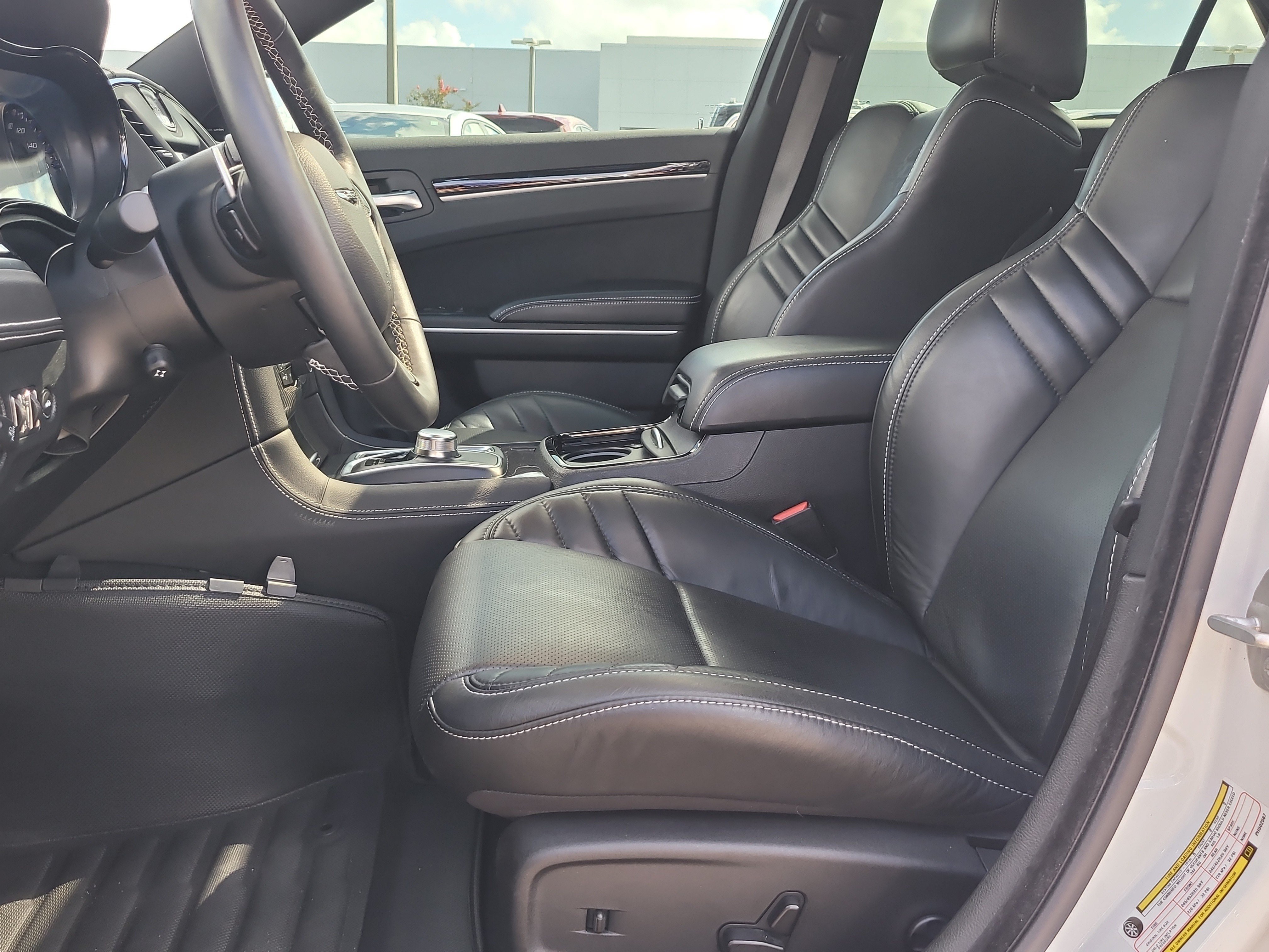 Used 2023 Chrysler 300 C RWD image 17
