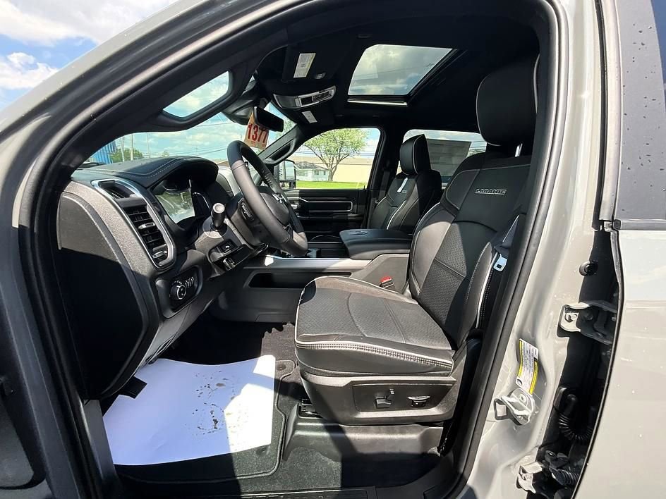 New 2026 RAM 3500 Laramie AWD/4WD image 14