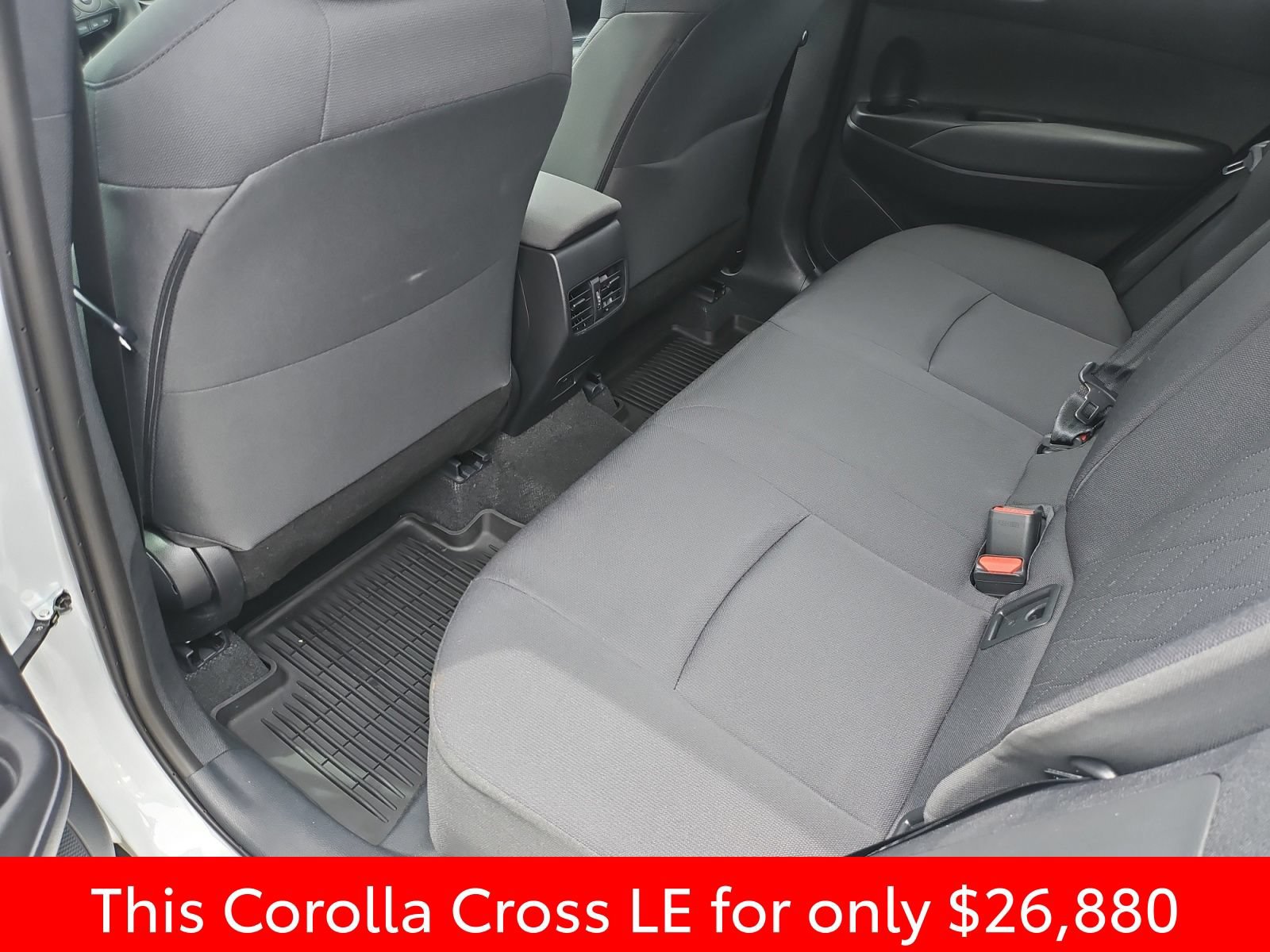 Used 2024 Toyota Corolla Cross LE w/ Moonroof Package FWD image 33