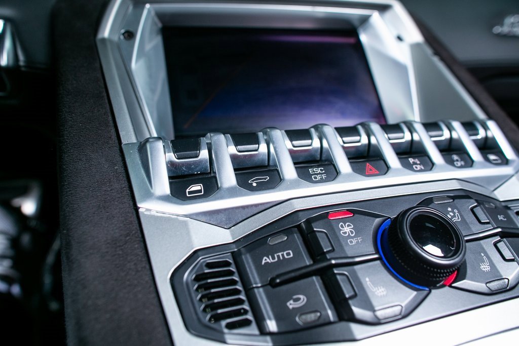 Used 2013 Lamborghini Aventador LP 700-4 image 41