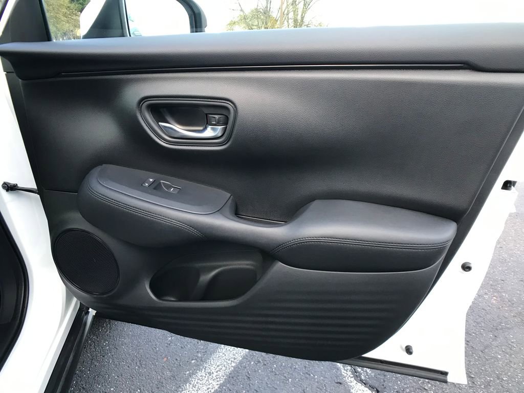 Certified 2023 Honda HR-V LX image 31