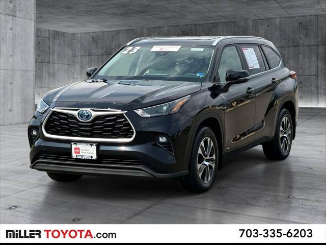 Certified 2023 Toyota Highlander XLE AWD/4WD image 1