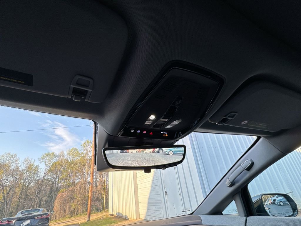 Used 2025 Cadillac Optiq Luxury 1 image 19