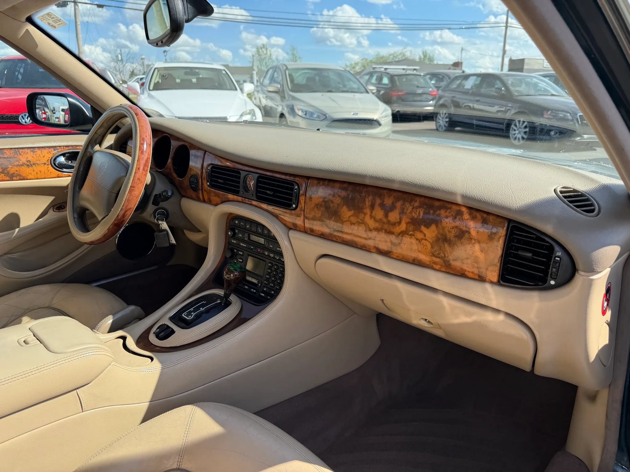 Used 2001 Jaguar XJ8 RWD image 17