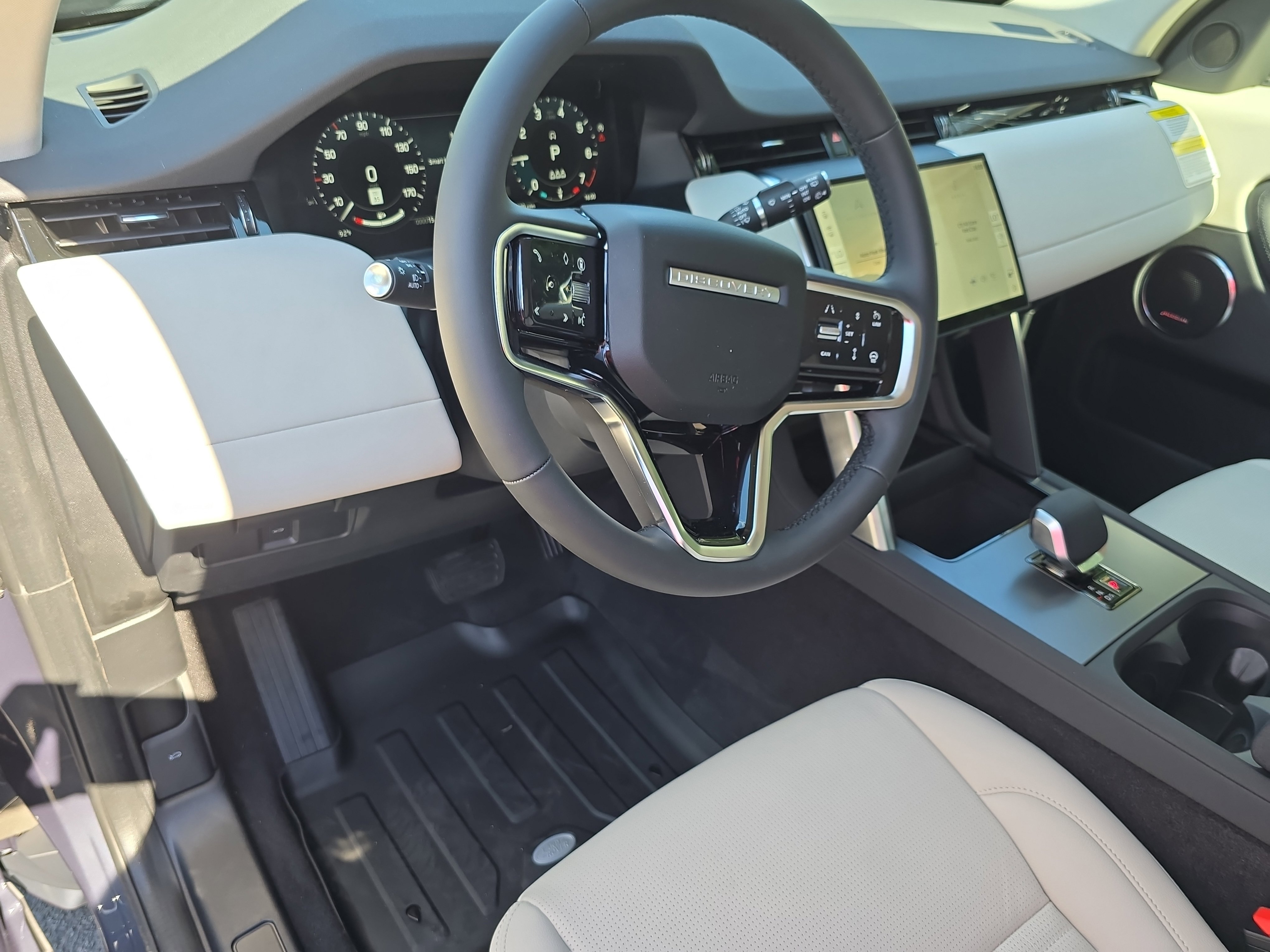 New 2025 Land Rover Discovery Sport S image 16