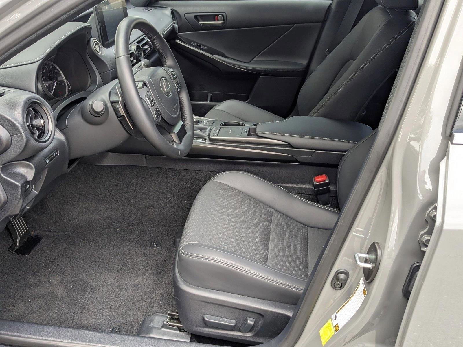Used 2025 Lexus IS 350 F Sport RWD image 16