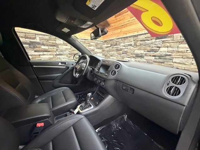 Used 2016 Volkswagen Tiguan R-Line AWD/4WD image 15