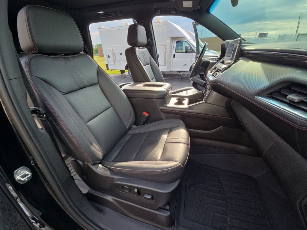 Used 2022 Chevrolet Tahoe RST w/ Luxury Package AWD/4WD image 37